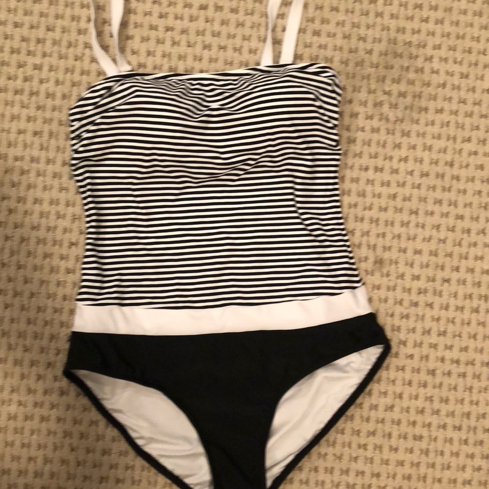 Venus Bandeau One-piece bathing suit